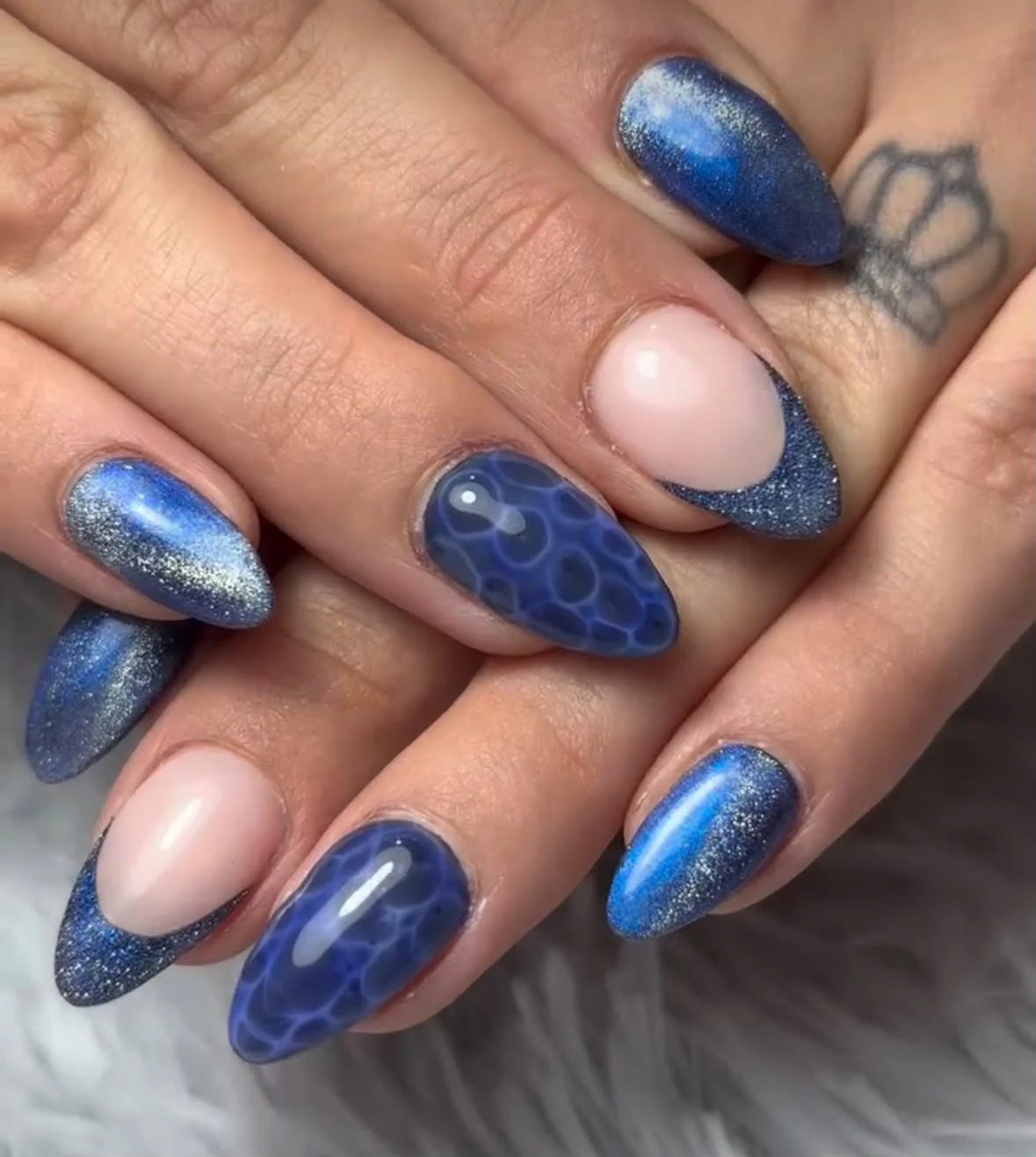 Trabajo de uñas: Azul, cat eyes y blooming